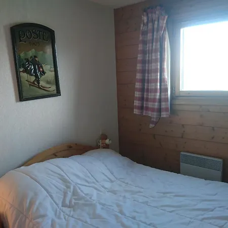 Duplex 4 Pieces Au Pied Des Pistes Avec Parking Et Animaux Acceptes - Fr-1-411-599 *